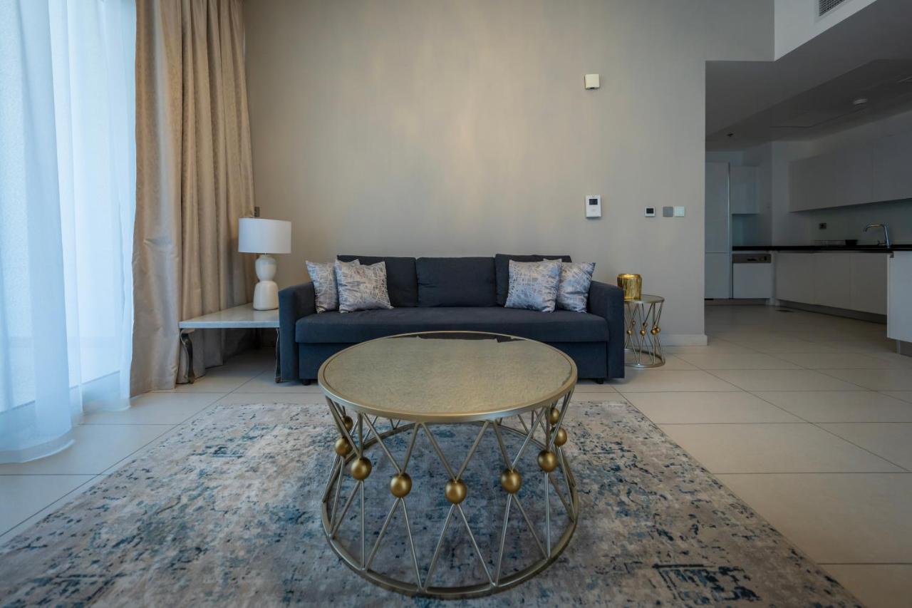 Apartment Modern Beachfront 1br - Royal Bay Azizi
