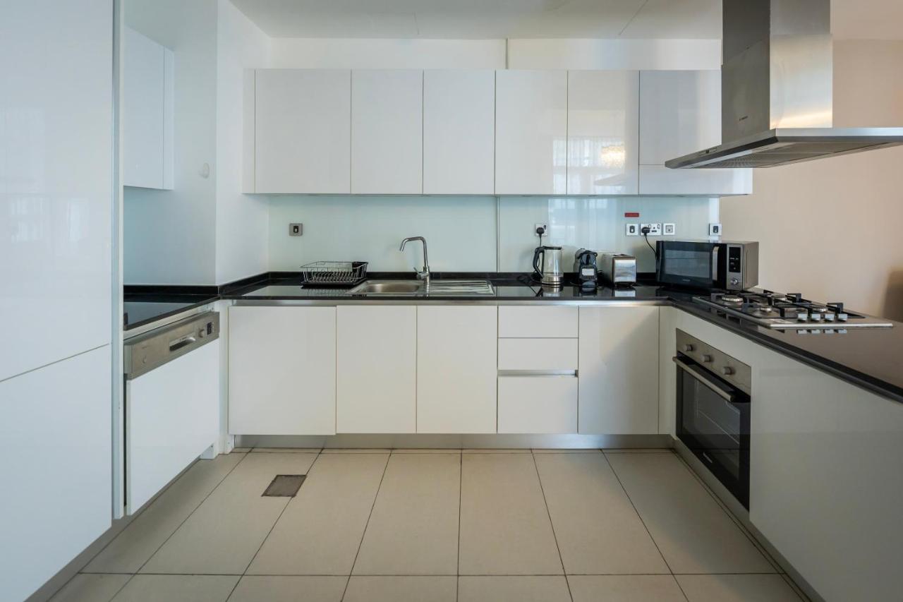 Modern Beachfront 1br - Royal Bay Azizi Apartment Dubai